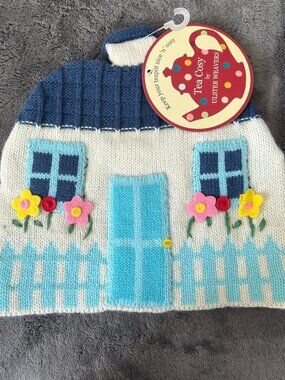 NWT Cottage Home Tea Cozy